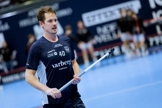 Warbergs Rikard Eriksson före innebandymatchen i kvalet