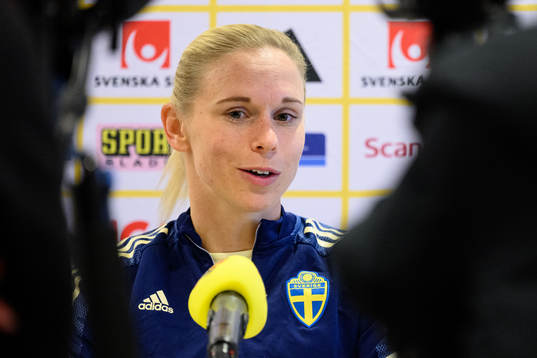 Jonna Andersson is being interviewed