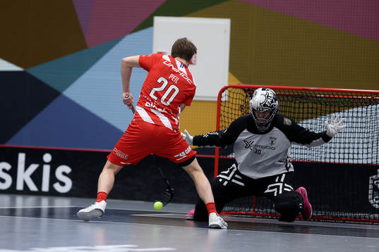 Pixbos Marcus Peil gör 2-0 på en Zorrostraff