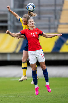 Magdalena Eriksson of Sweden and Ada Hegerberg of Norway