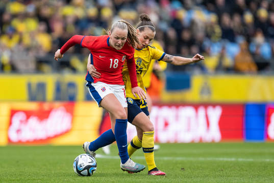 Frida Maanum of Norway and Julia Zigiotti Olme of Sweden