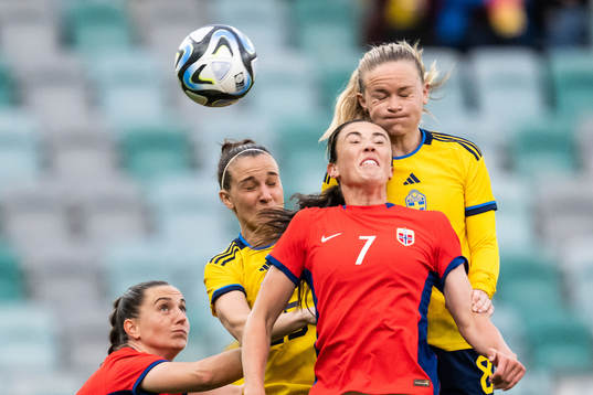 Julia Zigiotti Olme and Matilda Vinberg of Sweden against