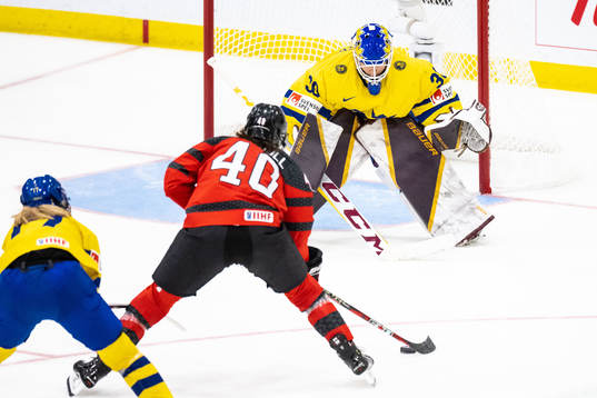 Blayre Turnbull of Canada and goaltender Emma Söderberg of