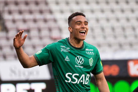 Brages Eirik Asante Gayi jublar