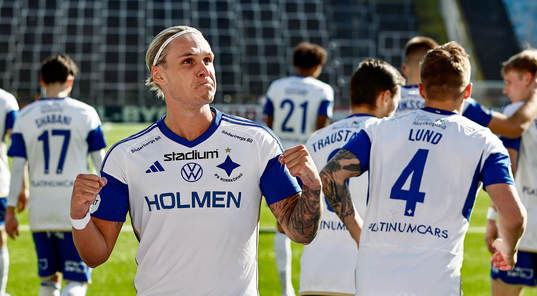 IFK Norrköpings Arnor Sigurdsson jublar