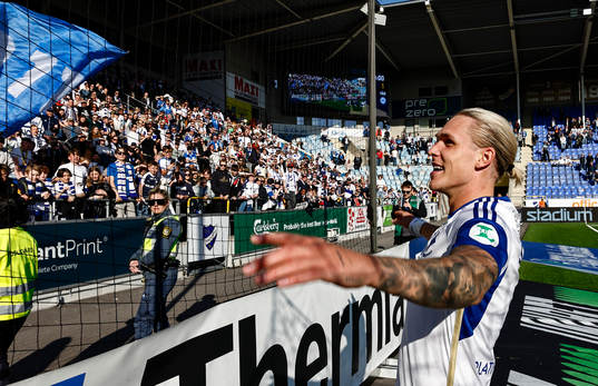 IFK Norrköpings Arnor Sigurdsson jublar