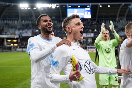 Malmö FFs Isaac Kiese Thelin och Søren Rieks jublar