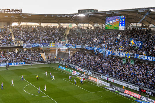Malmö FFs Isaac Kiese Thelin gör 0-1 bakom IFK Göteborgs