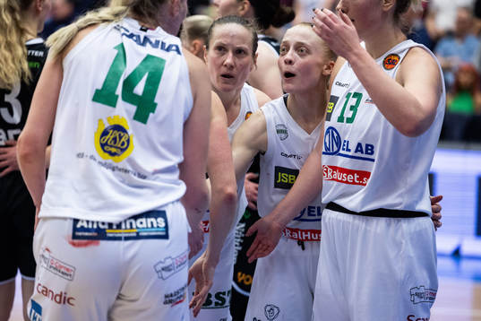 Södertäljes Elin Eldebrink och Klara Lundquist