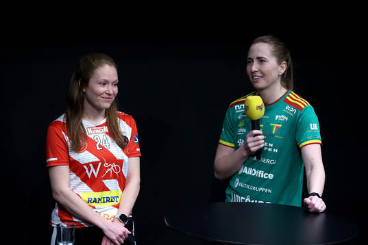 Pixbos lagkapten Ida Sundberg och Thorengruppens lagkapten