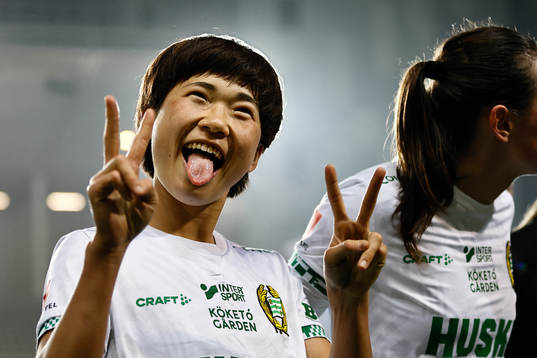 Hammarbys Maika Hamano jublar
