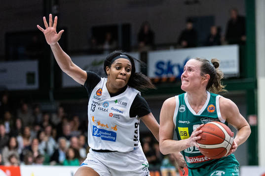 Luleås Bria Goss och Södertäljes Frida Eldebrink