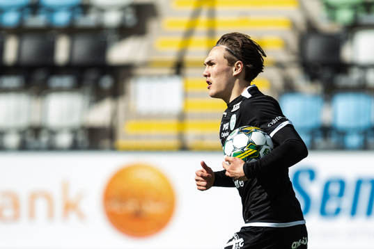 Västerås SKs Miguel Sandberg jublar
