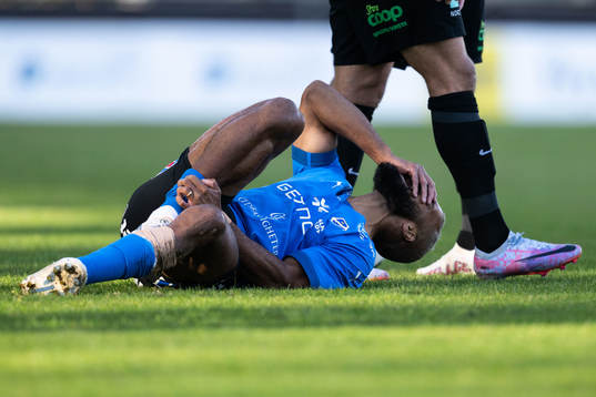 Halmstads Phil Ofosu-Ayeh har ont