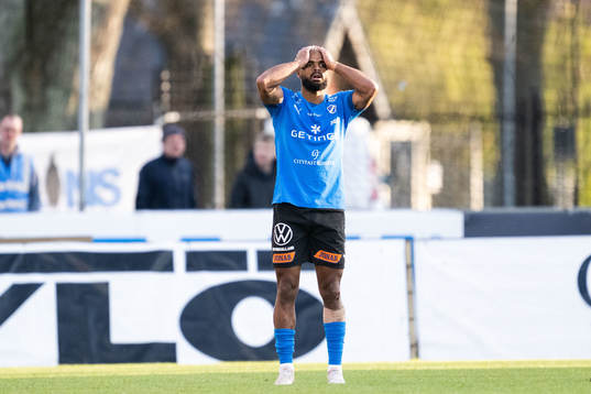 Halmstads Phil Ofosu-Ayeh deppar