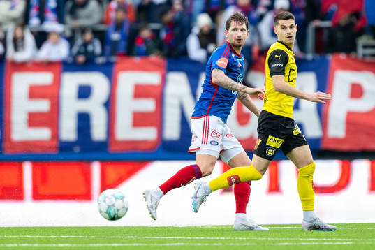 Stefan Strandberg of Vålerenga and Ylldren Ibrahimaj of