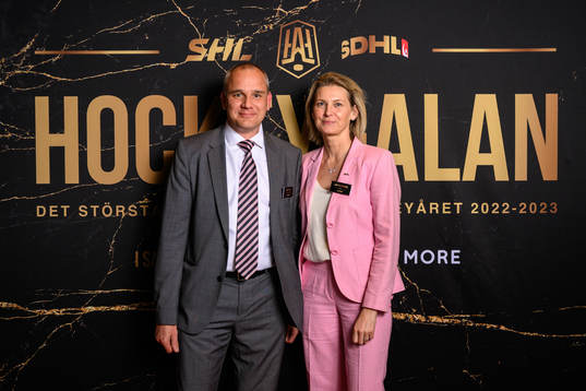 s sportchef Johan Hemlin och Jenny Silfverstrand, VD SHL
