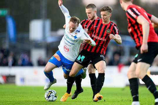 Värnamos Gustav Engvall och Brommapojkarnas Samuel Leach