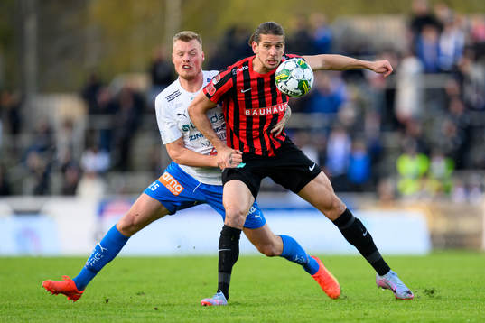 Värnamos Victor Eriksson och Brommapojkarnas Nikola Vasic