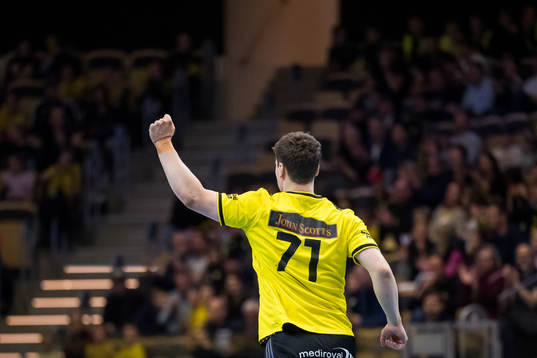 Sävehofs Elias Á Skipagøtu jublar