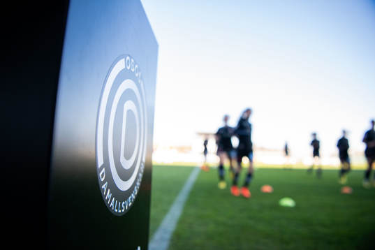Damallsvenskans logotyp