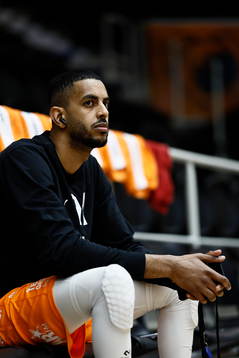Norrköpings Nathan Dawit före basketmatchen i herrarnas