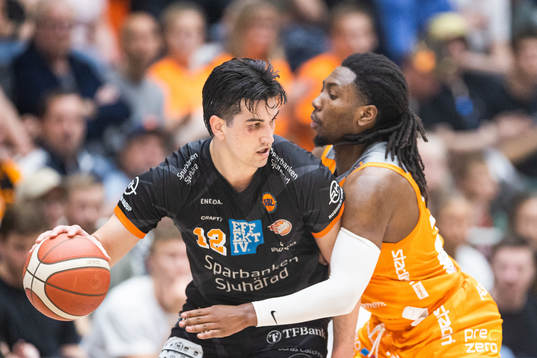 Borås Ryan Logan och Norrköpings James Murray-Boyles