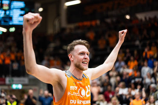 Norrköpings Nick Spires jublar
