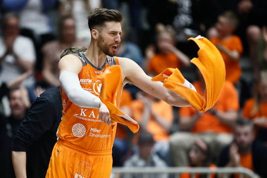 Norrköpings Adam Ramstedt jublar