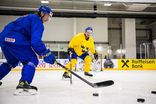 Jonathan Pudas and Carl Grundström of Sweden at a practice