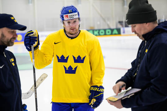 Carl Grundström and assistant coach Stefan Klockare of