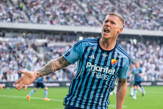 Djurgårdens Victor Edvardsen jublar