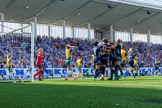 IFK Norrköpings Sofia Hjern och Diljá Ýr Zomers deppar