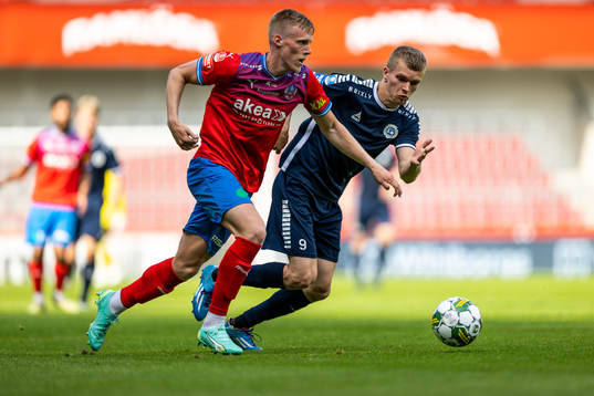Helsingborgs Emil Hellman och Utsiktens Lucas Hedlund