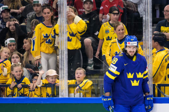 Bläddra bland fler bilder av 2023 IIHF Ice Hockey World Championship, day 11, Denmark - Sweden