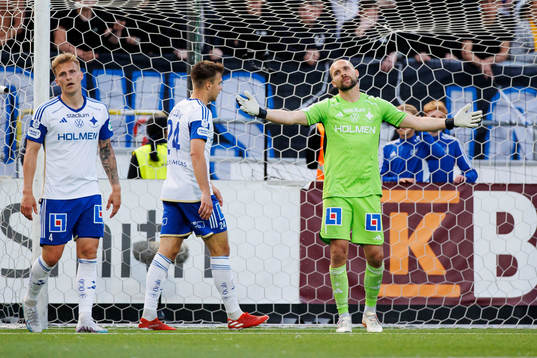 IFK Norrköpings målvakt Oscar Jansson deppar