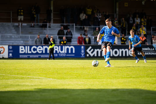 Halmstads Viktor Granath slår straff