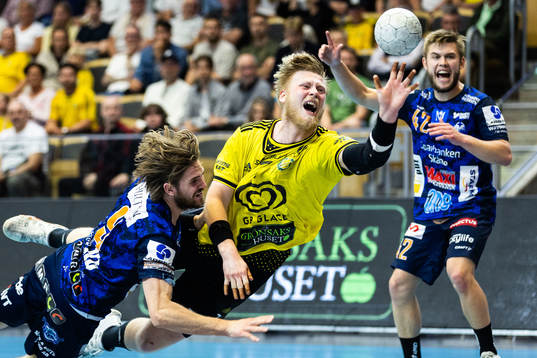 Bläddra bland fler bilder av Handboll, Handbollsligan, Final 4, Sävehof - Kristianstad