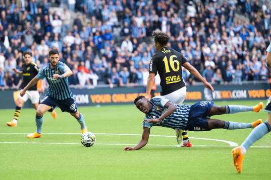 AIKs Axel Björnström mot Djurgårdens Joel Asoro