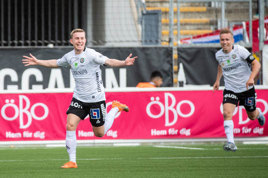 Bläddra bland fler bilder av Fotboll, Superettan, Örebro - Helsingborg