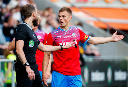 Helsingborgs Erik Ring reagerar
