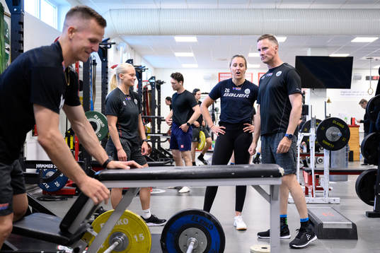 Max Friberg, Jennifer Carlsson, Hanna Olsson och herrlagets