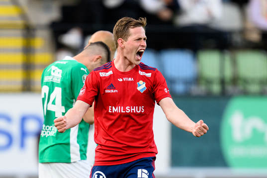 Östers Alex Thor Hauksson jublar