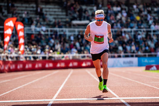 Piteå Elit SKs Viktor Brännmark vid målgång