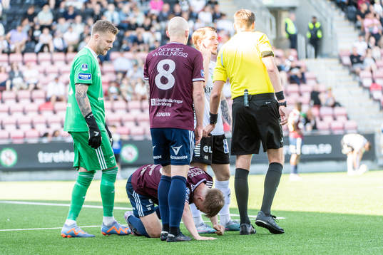 Gefles Anton Lundin har ont