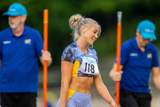 Tilde Johansson, Falkenbergs IK, deppar vid damernas
