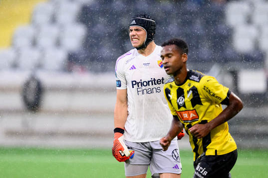 Djurgårdens målvakt Jacob Widell Zetterström har ont
