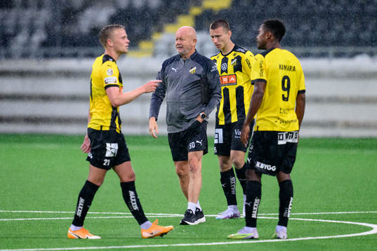 tränare Per-Mathias Høgmo och Kristoffer Lund Hansen
