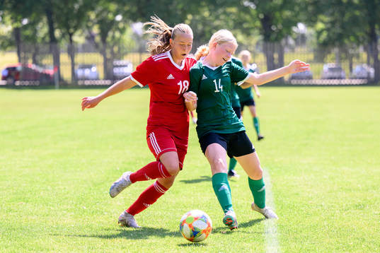 Maja Ström och Anna Björk Heikkisdottir