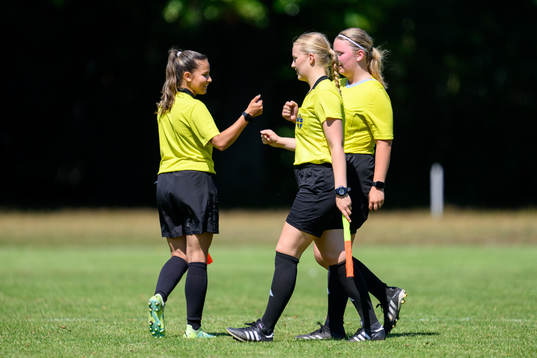 Domare Joella Salimi, Sofia Steffner och Mollie Hubertsson